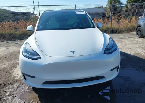 2023 Tesla Model Y Awd/Long Range Dual Motor All-Wheel Drive z USA, uszkodzony, nr VIN 7SAYGDEE7PA105947